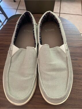 Men’s Sanuk Canvas Slip On Shoes Gray Tan size 8